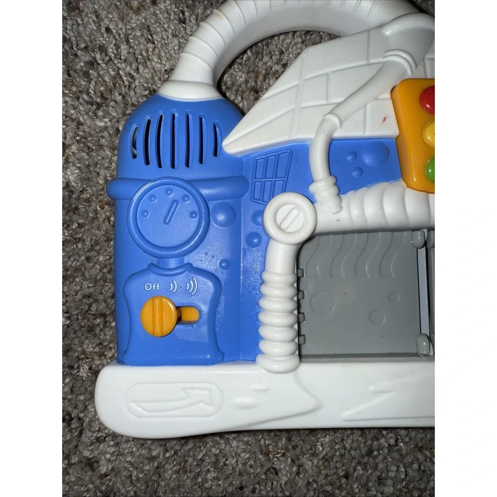 Leap Frog Fridge Phonics WASH N GO Magnetic Vehicle Car Matching  No Pieces.‎